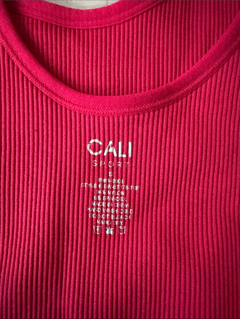 Seamless Ribbed Sports Crop - Red - Picture 3 of 3